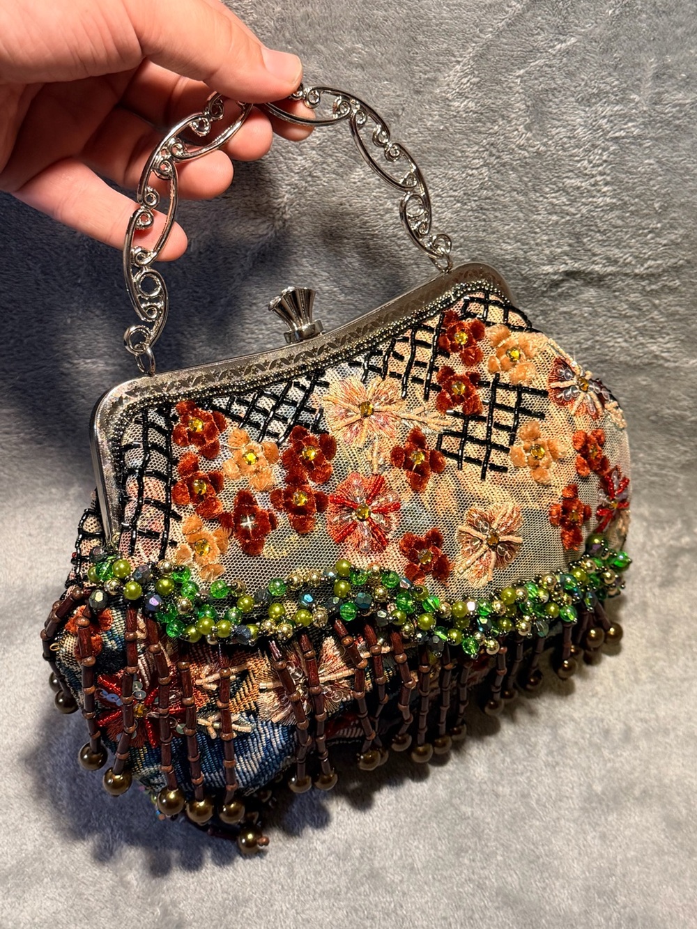 Leko London Carpet Beaded Evening Clutch - Picture 4 of 6